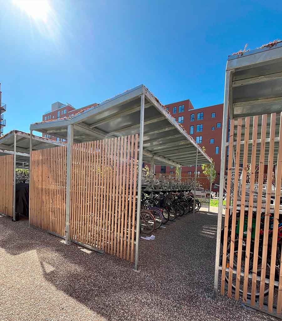 Cykelparkering med trælameller