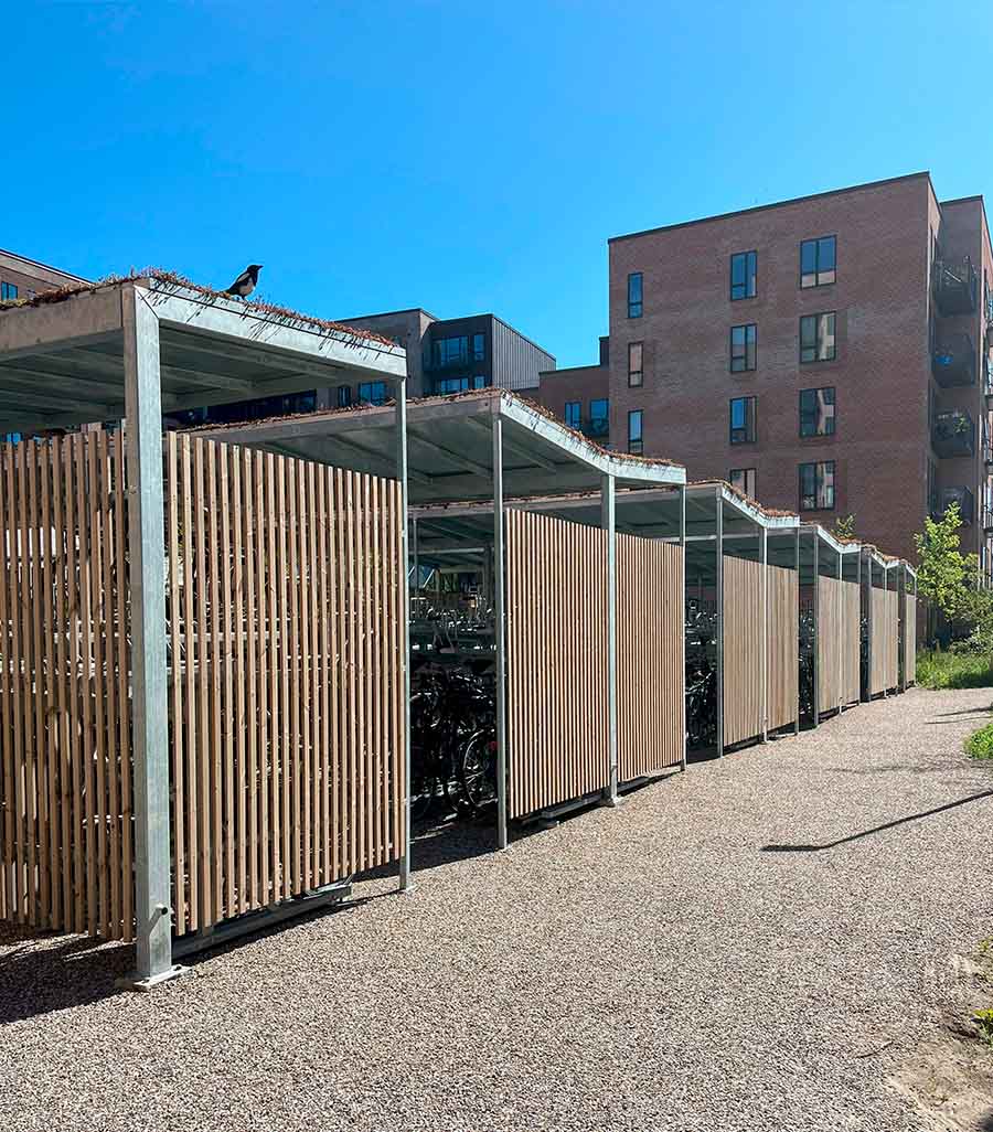 Cykelskur med trælameller