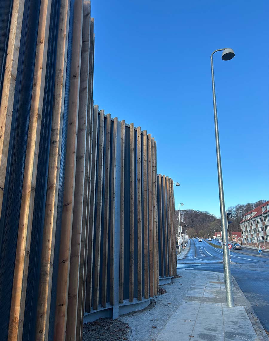 Støjskærm med bølger